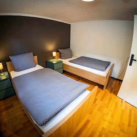 Gemuetliche 2-Zimmer Souterrain Wohnung Düsseldorf Exterior foto