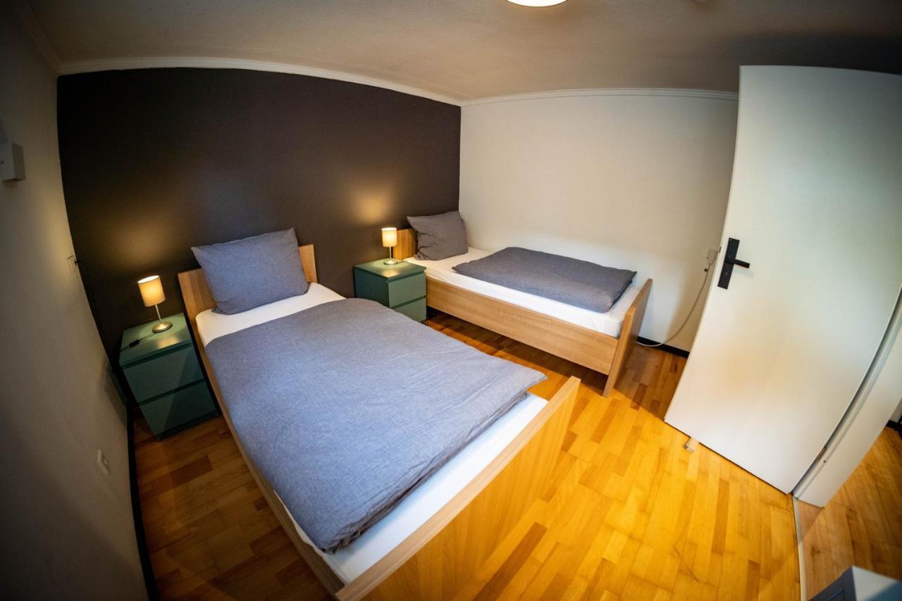 Gemuetliche 2-Zimmer Souterrain Wohnung Düsseldorf Exterior foto