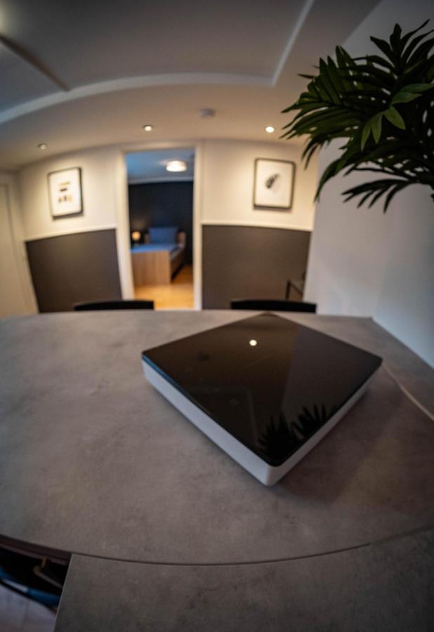 Gemuetliche 2-Zimmer Souterrain Wohnung Düsseldorf Exterior foto