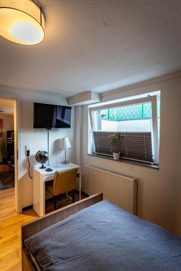 Gemuetliche 2-Zimmer Souterrain Wohnung Düsseldorf Exterior foto