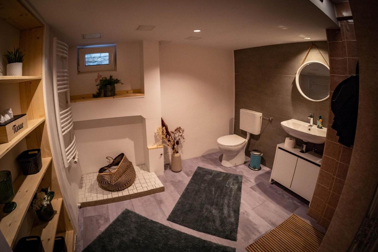 Gemuetliche 2-Zimmer Souterrain Wohnung Düsseldorf Exterior foto